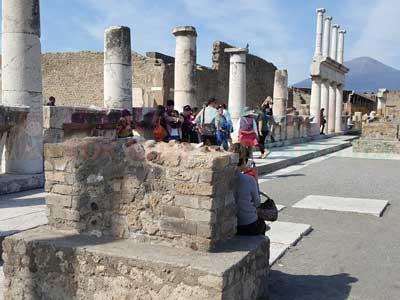 Pompeii Tour for Kids Pic 9